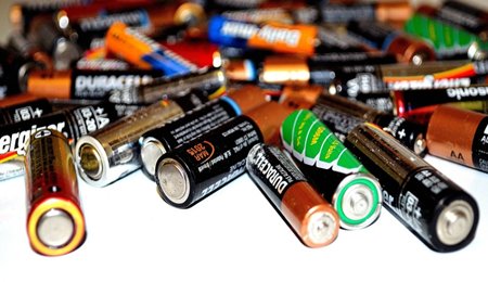 美國科學(xué)家研發(fā)用于高壓鈉離子電池的低溶劑電解質(zhì)