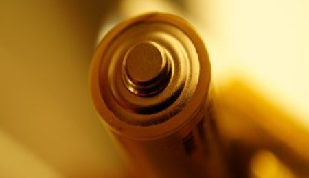 鋰電產業鏈董事長坐不住了 集體出海尋銷路能否“解憂”？