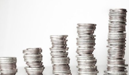 2024胡潤全球富豪榜發布！馬斯克重回世界首富，曾毓群財富縮水34%